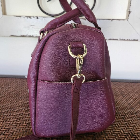 C Wonder -Woman`s NWT Burgundy Ever Speedy Satchel -Crossbody Handbag - Picture 4 of 10